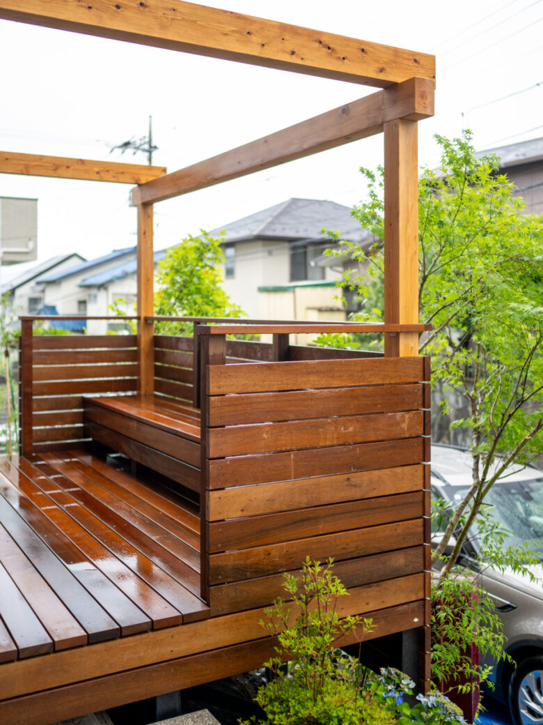 Stickout House ウッドデッキ